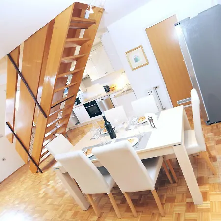 Penthouse Apartmán *